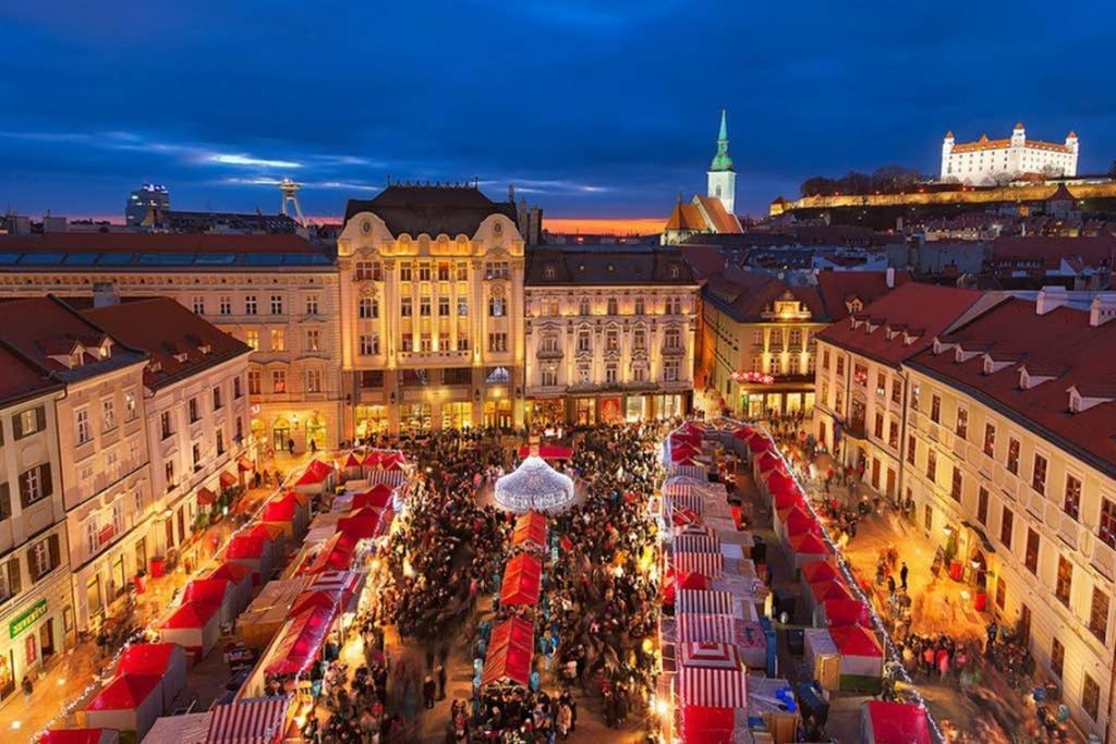 Vip Apartment In Old Town With Free Parking Bratysława Zewnętrze zdjęcie