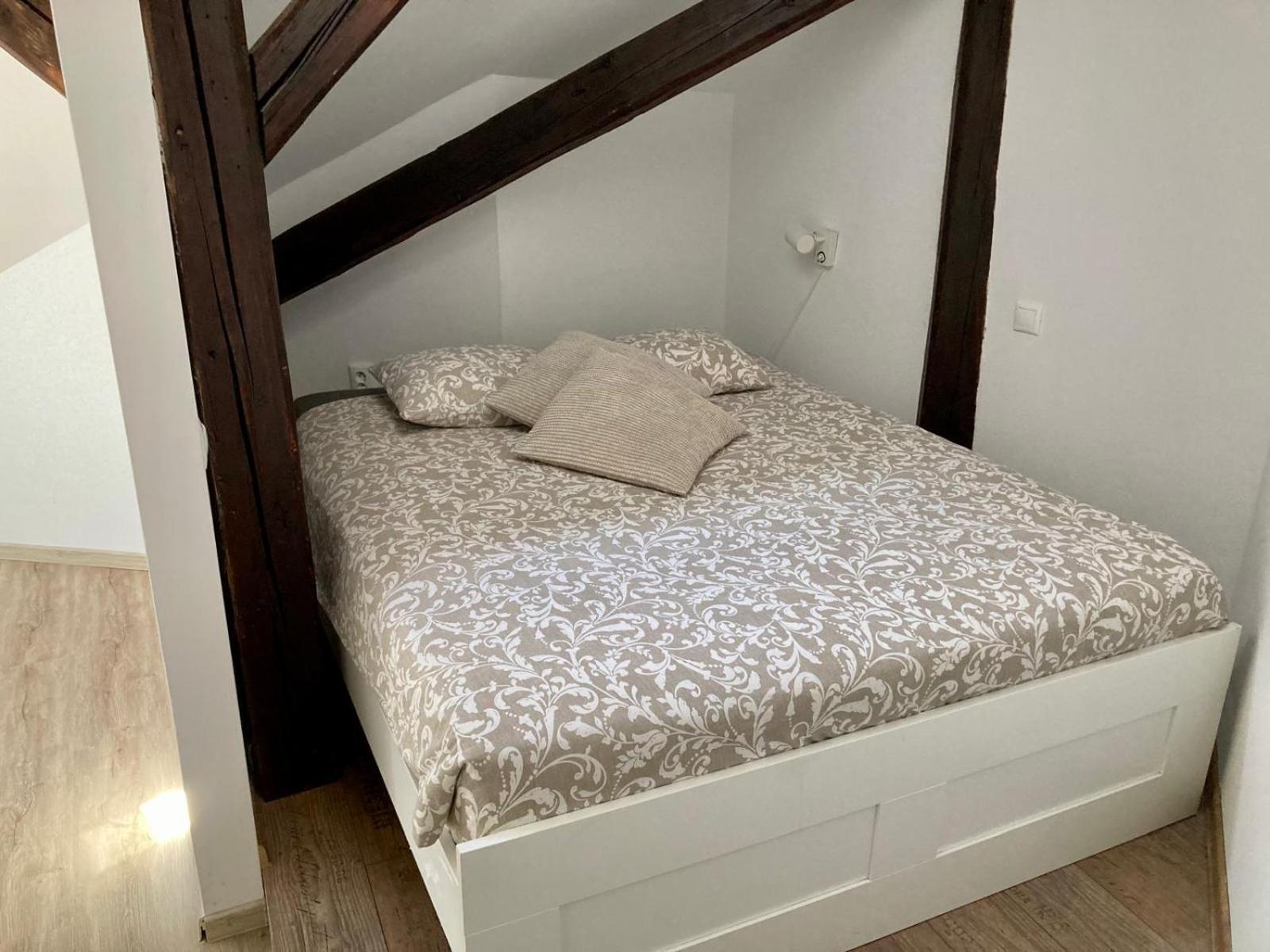 Vip Apartment In Old Town With Free Parking Bratysława Zewnętrze zdjęcie