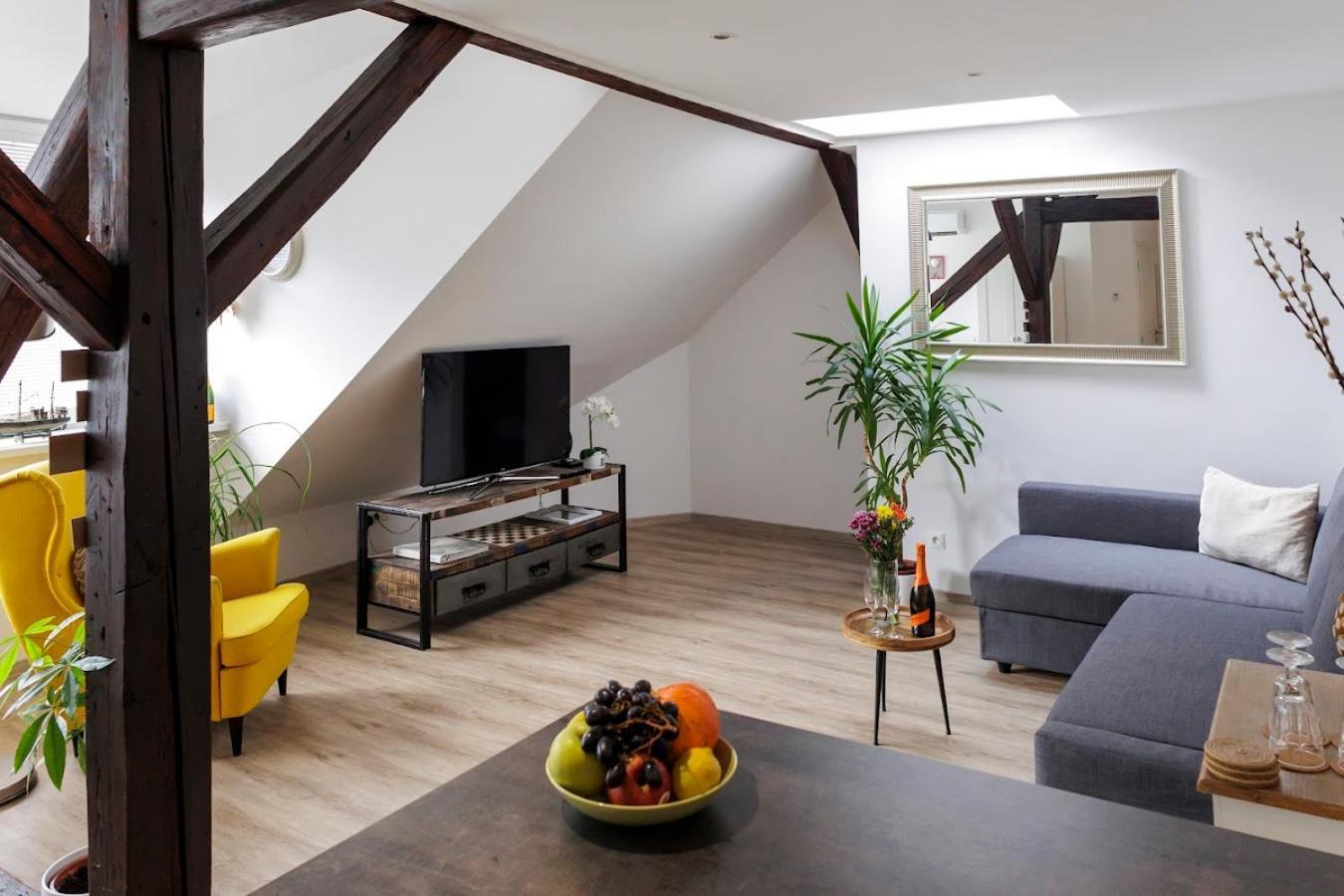 Vip Apartment In Old Town With Free Parking Bratysława Zewnętrze zdjęcie