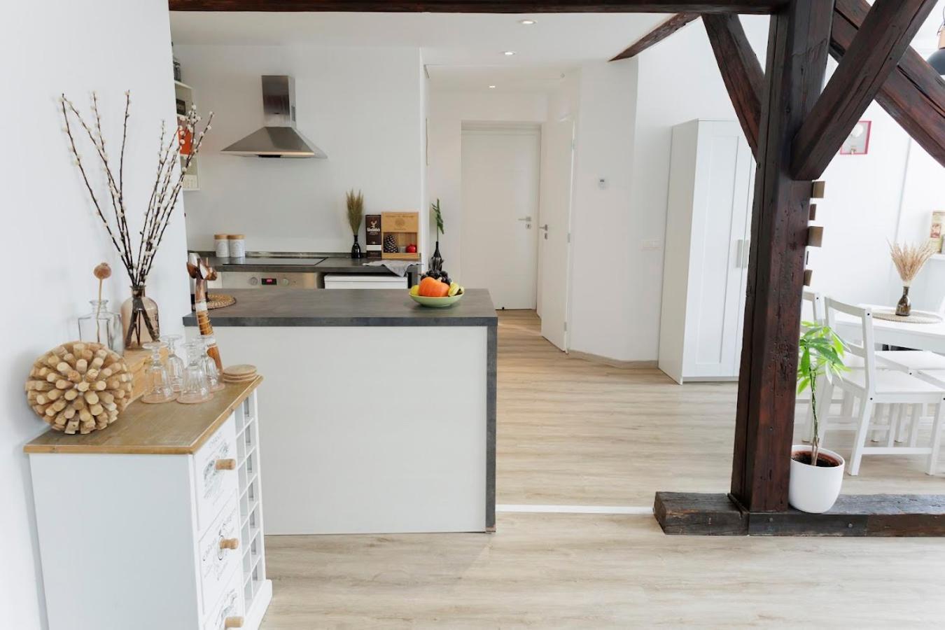 Vip Apartment In Old Town With Free Parking Bratysława Zewnętrze zdjęcie